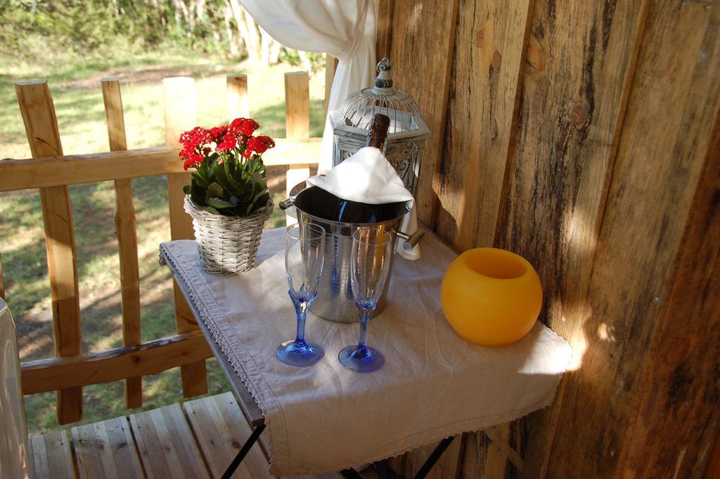 Le Lion D'Or En Perigord Bed & Breakfast Mauzac-et-Grand-Castang Bagian luar foto